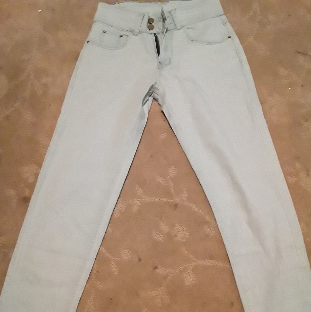 Butt lifting Jean's